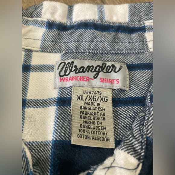 Wrangler Wrancher women’s XL long sleeve flannel button down - Picture 2 of 3